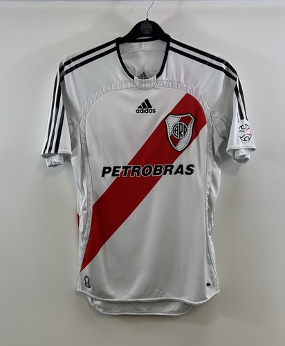 River plate heim fußball - river,